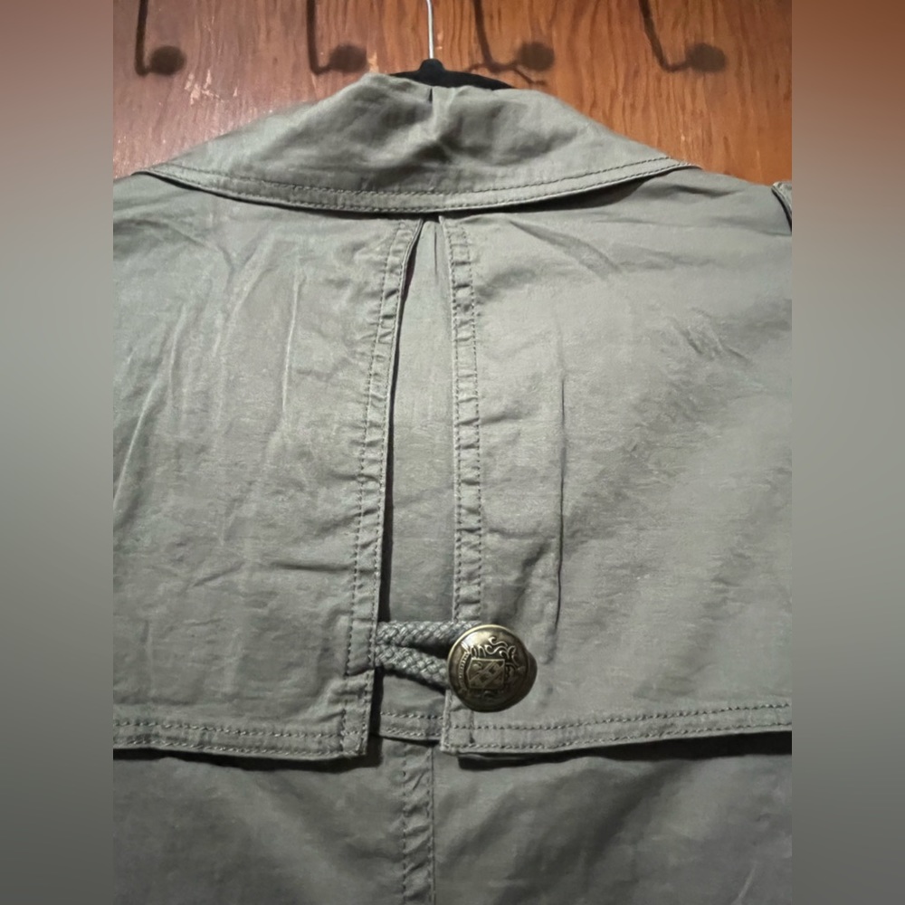 Double-Breasted Cropped Jacket - Picture 4 of 12